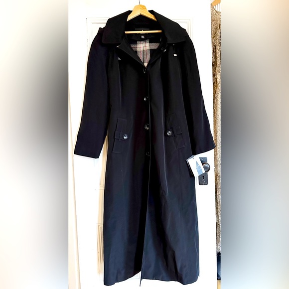 London Fog Jackets & Blazers - NWT London Fog Hooded Trench with Removable Liner. Size 16